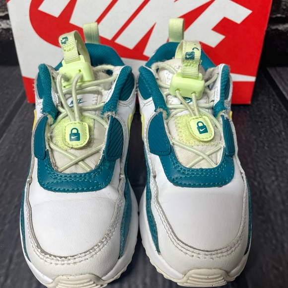 Nike Air Max 90 Toggle SE CV0064-124 Size 11.5C Phantom Barely Volt - Picture 2 of 12